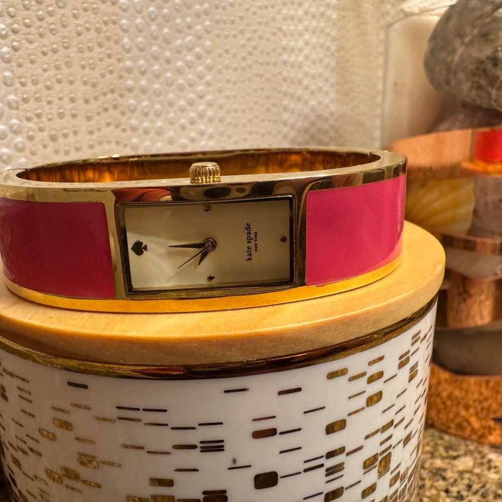 Kate Spade Gold‎ and Pink Tickled Pink Bangle Watch nwot - Picture 4 of 4
